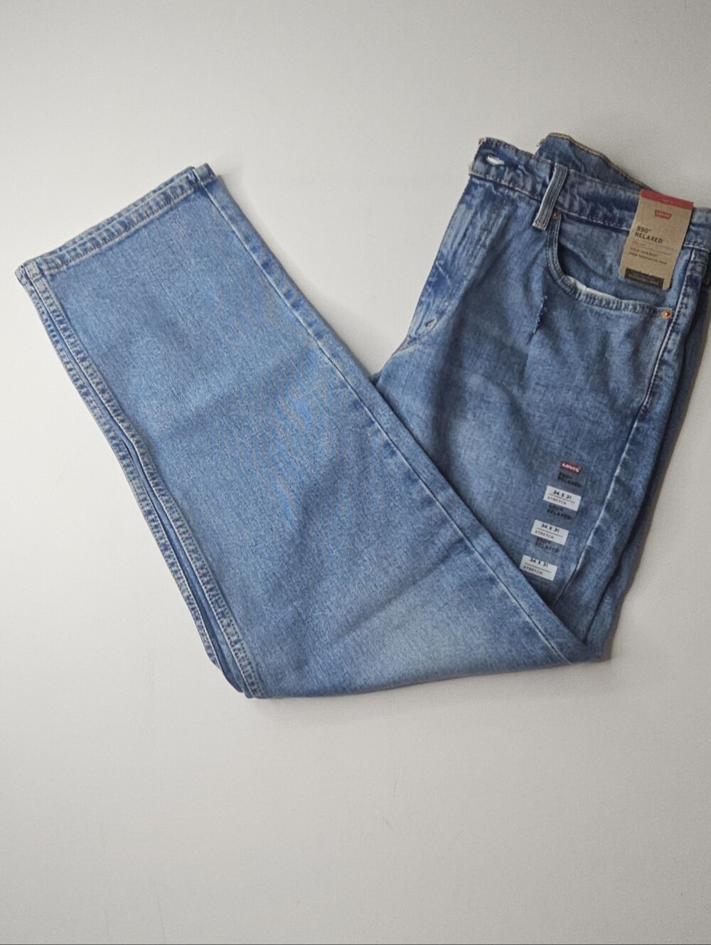 Men Levi 550 Relax Fit Size 34x31 Small Cut By Pocket